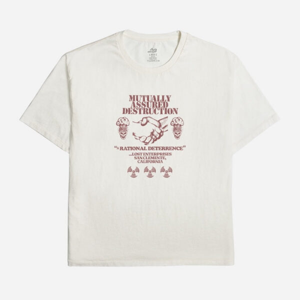 Casual t-shirt featuring unique artwork