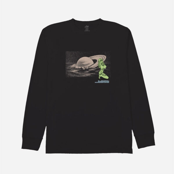 Graphic tee featuring Saturn and alien
