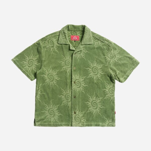 Green shirt with spiral pattern